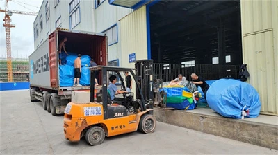 Gonflabile ACE Încărcați un container HQ de 40ft într -una din cele 3 baze de...